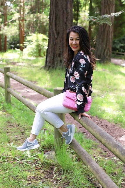 Sneakers Style: Bomber Jacket and Nike Sneakers