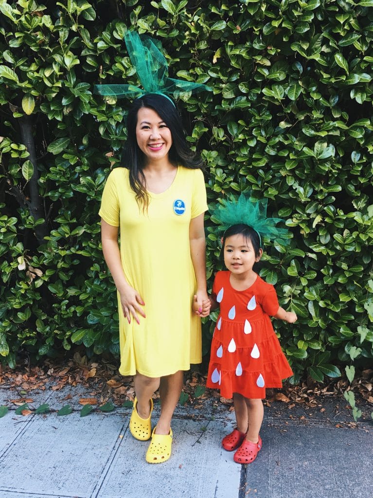Easy Strawberry and Banana Costumes for mommy and daughter