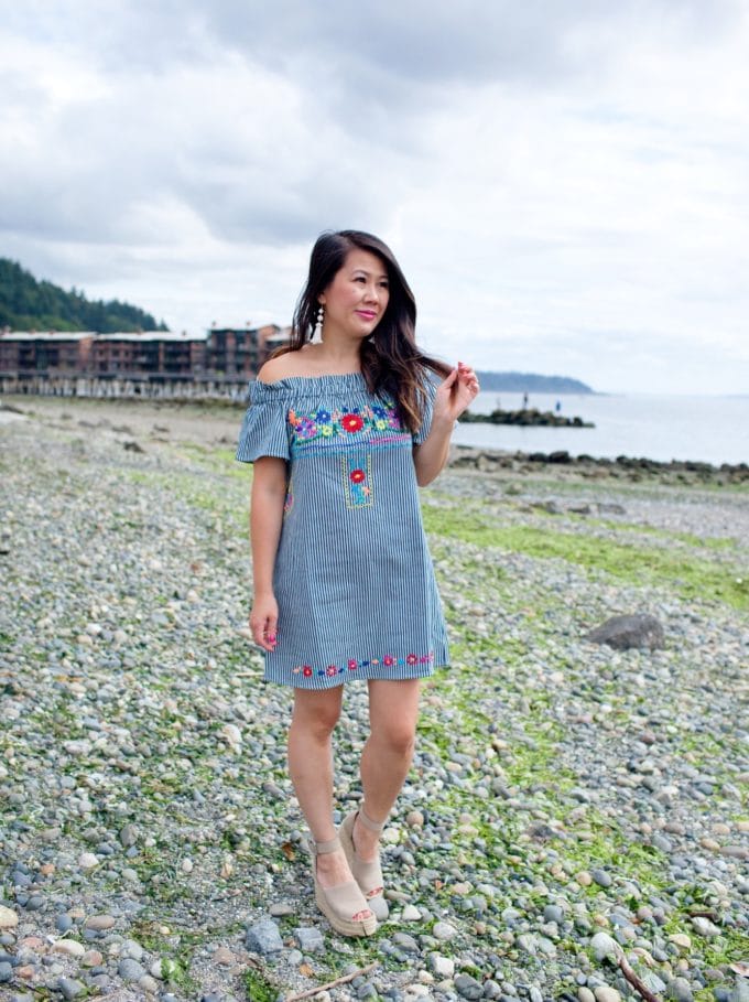 Easy Vacation Style: Chambray Dress