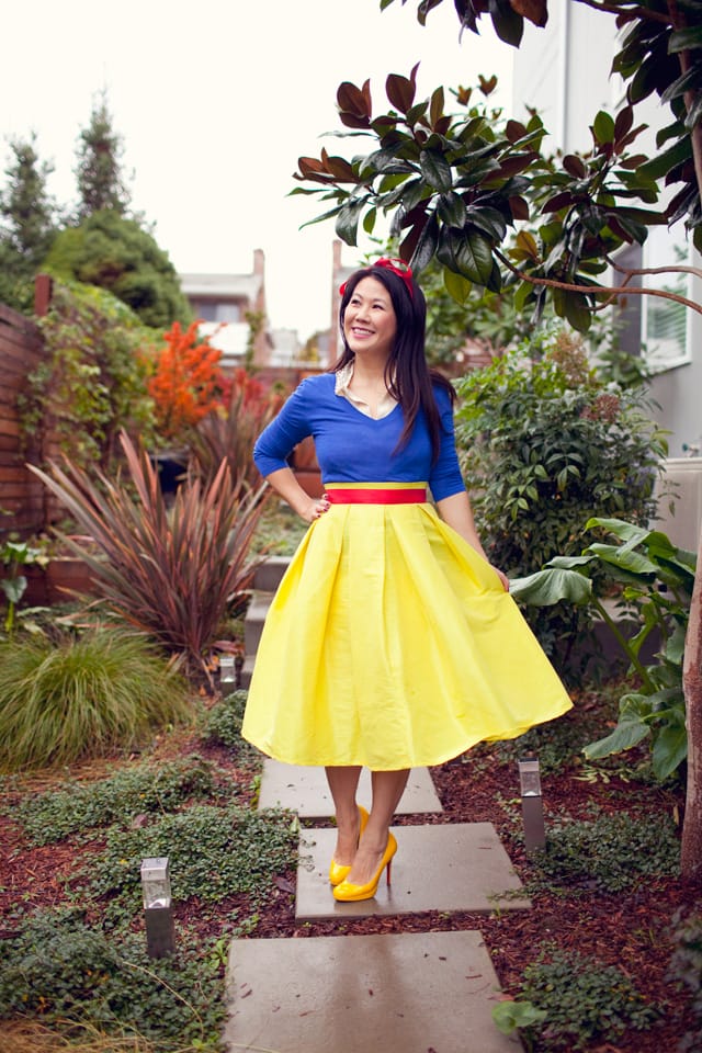 Modern snow white sales outfit