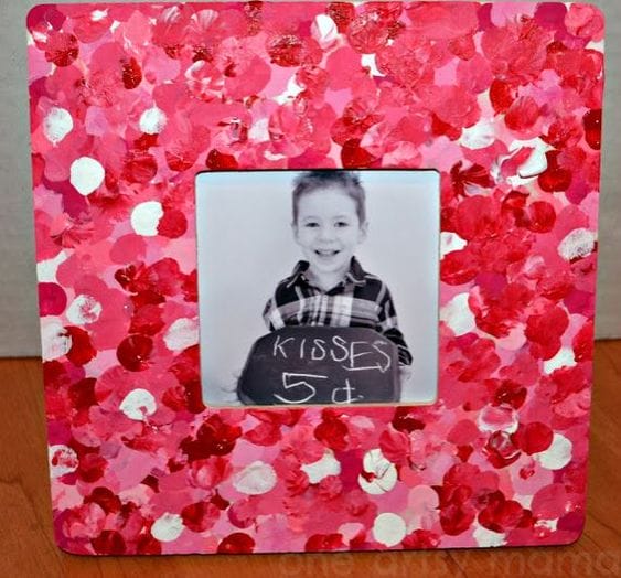 easy Valentine's Day crafts for mom and kids, vday craft ideas, kids crafts for vday, easy vday crafts, diy crafts for vday, free printable download crafts for Valentine's Day, fun and easy vday activities with kids 