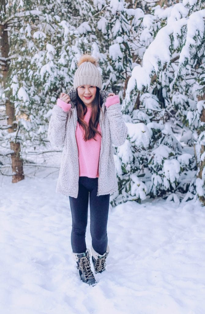 Cute snow outfit online