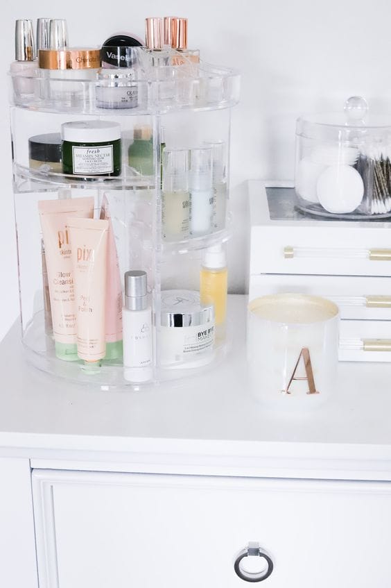 5 storage solutions for small bathrooms, bathroom storage ideas, bathroom organization, bathroom organizing ideas, how to organize a small bathroom, how to utilize space in a small bathroom, small bathroom storage, organization tips, home tips, organizing tips, home edit, bathroom shelving inspiration, bathroom shelving ideas, bathroom inspiration