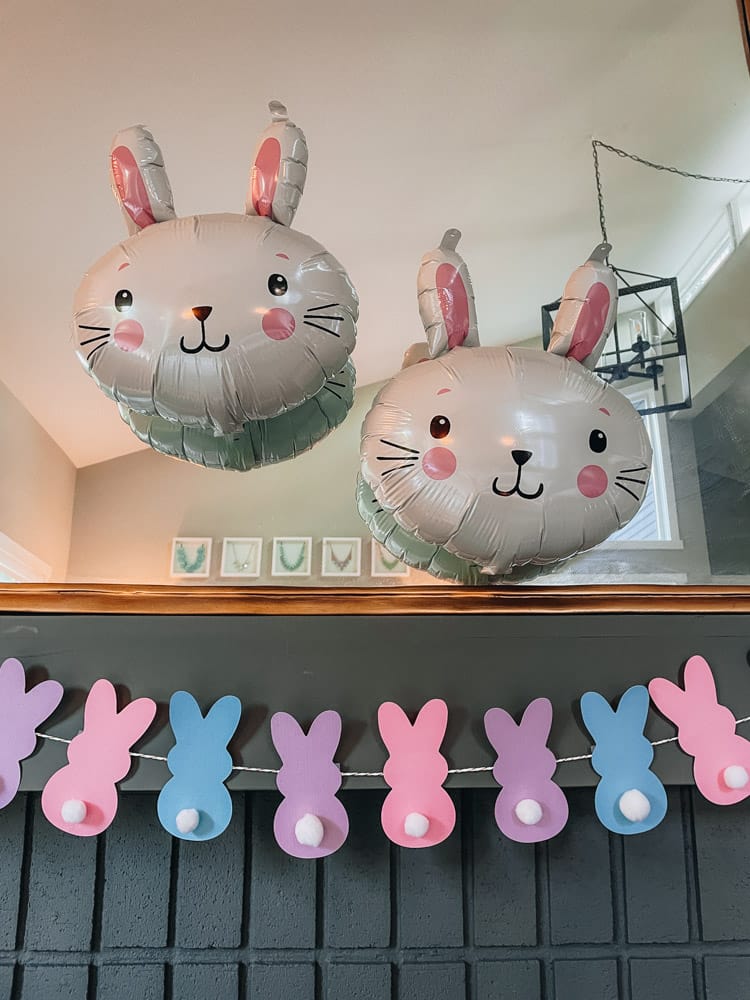 Easter bunny garland with bunny balloons