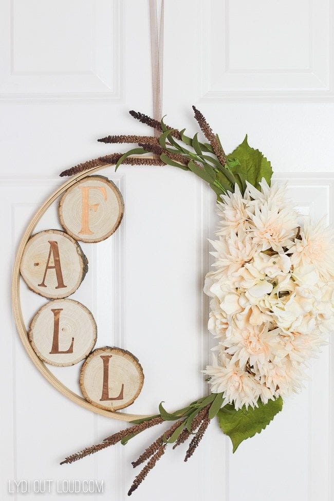 Simple Fall Wreath with Natural Elements