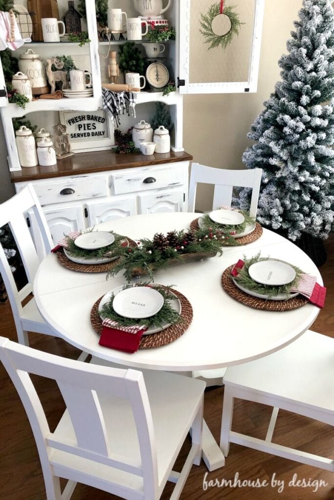 Kitchen Table Christmas Decor Ideas - simple greenery table