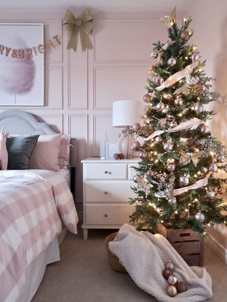 pink girls christmas bedroom decor